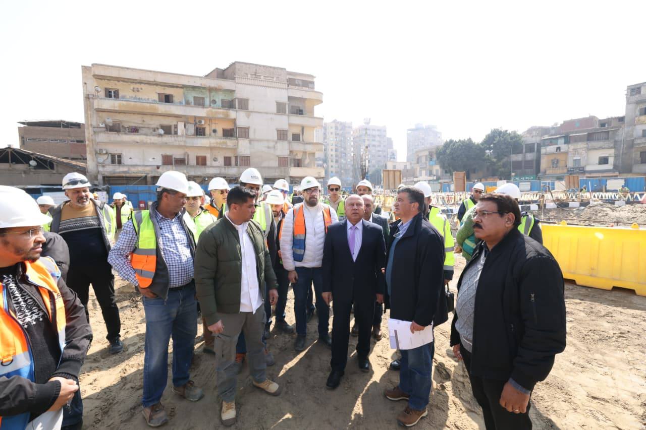 وزير النقل يتفقد محطة الملك الصالح بالخط الرابع للمترو