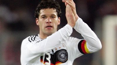 بالاك قائد ألمانيا السابق: أوزيل يفتقد الثقة بالنفس