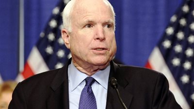  «ماكين» يطالب بإقالة رئيس هيئة الأركان الأمريكية على خلفية أحداث العراق