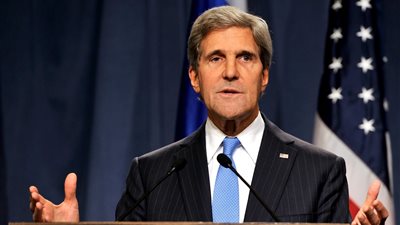 كيري يلتقي برزاني في إربيل واستقلال كردستان على الطاولة