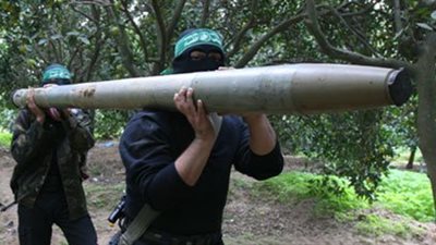 معاريف : توقعات إسرائيلية بقصف تل أبيب الليلة