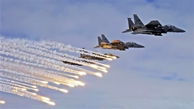 الطيران الحربي الإسرائيلي يواصل قصف غزة وارتفاع عدد الشهداء الى 24