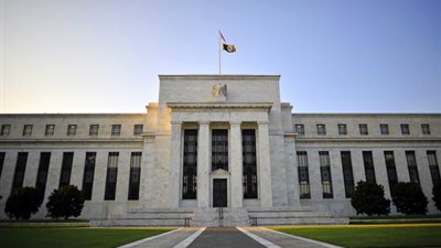 صعود اليورو والأنظار على محضر اجتماع المركزي الأمريكي