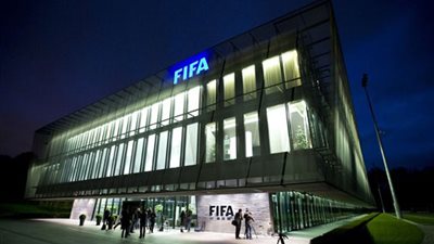 الفيفا يوقف الاتحاد النيجيري لكرة القدم