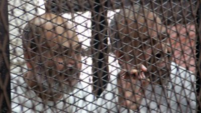 تأجيل محاكمة البلتاجي وحجازي وآخرين بقضية تعذيب شرطيين باعتصام رابعة إلى الأربعاء