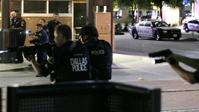 مقتل 5 رجال شرطة أمريكيين في معركة بمدينة دالاس