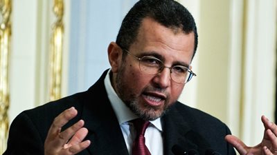 النيابة العامة تخطر مصلحة السجون ببراءة هشام قنديل تمهيدا لإخلاء سبيله