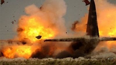 مصرع 3 أشخاص جراء تحطم طائرة عسكرية في أندونيسيا 