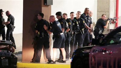 صحيفة أمريكية: حصيلة الهجوم المسلح في دالاس ترتفع لـ 14 شخصًا