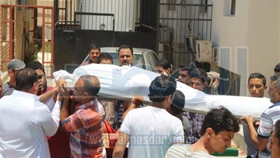  الألاف يشيعون جثامين ضحايا انفجارات العريش