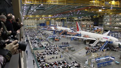 إيرباص تتخلف عن بوينج في سباق الطلبيات رغم قفزة في أعداد يونيو