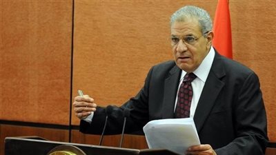 رئيس الوزراء يلتقى وفد من شركة 