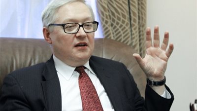 موسكو تطرد موظفين بالسفارة الأمريكية بروسيا ردًا على طرد دبلوماسييها