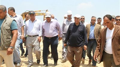 صور: وزير النقل يتفقد أعمال إنشاء الطريق الدائري الإقليمي 