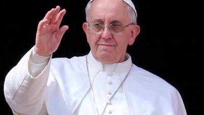 بابا الفاتيكان يتصل بالرئيسين الفلسطيني والإسرائيلي ويحثهما على السلام