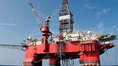 النفط ينتعش صوب 105 دولارات من أدنى إغلاق في 9 أشهر