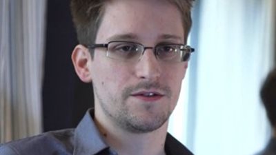 روسيا تمدد اقامة موظف المخابرات الامريكي سنودن ثلاثة أعوام