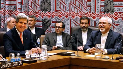 بدء المحادثات النووية بين مساعدي ظريف وكيري في جنيف