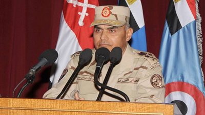 وزير الدفاع يتفقد عناصر القوات المسلحة والشرطة المدنية فى سيناء