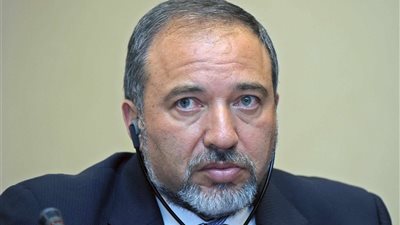 ليبرمان: يجب القضاء علي حماس عسكريا