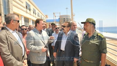 وزير النقل : خطط طموحة لتطوير شبكة الطرق باقليم الصعيد وميناء سفاجا 