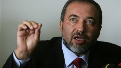 حماس : تهديدات ليبرمان بإغتيال هنيه والضيف سخيفة