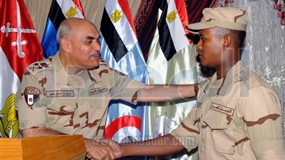 الفريق أول صدقى صبحى يكرم عدداً من المتميزيين من رجال حرس الحدود 