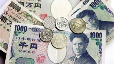 الين ينتعش قليلا بعد أكبر هبوط على مدى يومين منذ 2014