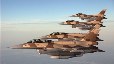 الحكومة الليبية تقول إنها لا تعرف من شن الضربات الجوية في طرابلس