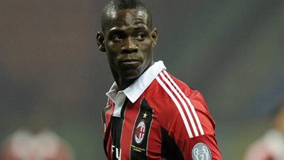 ليفربول يسعى خلف المهاجم الإيطالي بالوتيلي