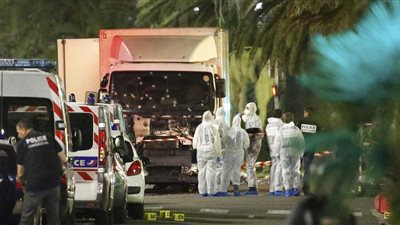 العيد الوطني الفرنسي ملطخ بالدماء .. والحصيلة للآن 84 شخضًا (تقرير)