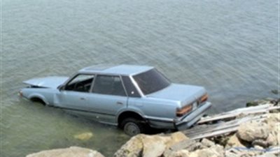 مقتل 19 اثر غرق حافلتين صغيرتين في الأقصر