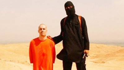 5 تفاصيل قد تثبت أن فولي قتل بيد شخص آخر غير الذي بدا وهو بصدد ذبحه في الفيديو