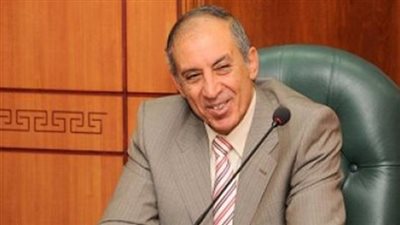 محافظ البحر الأحمر يبحث مشاكل الاستثمار السياحى فى مرسى علم