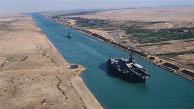 44 سفينة عبرت قناة السويس بحمولة مليونين و 394 ألف طن