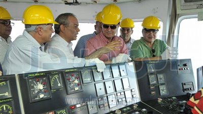 عبور 66 سفينة لقناة السويس اليوم بحمولات 3.4 مليون طن