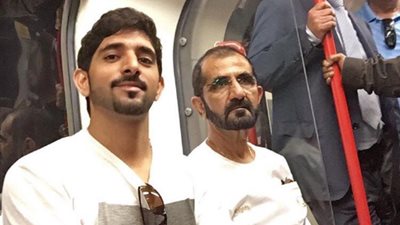 شاهد: محمد بن راشد ونجله يستقلان مترو لندن بين الركاب