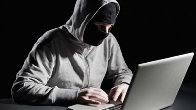 عصابة من قراصنة الكمبيوتر وراء تسريب صور المشاهير العارية