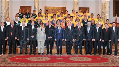 السيسى يمنح أوسمة للبعثات الرياضية التى حققت إنجازات عالمية