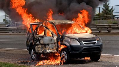 مجهولون يشعلون النيران فى سيارتي رئيس محكمة وزوجته بالمحلة