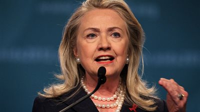 كلينتون تقرر العام القادم بشأن ترشحها لانتخابات الرئاسة الأمريكية