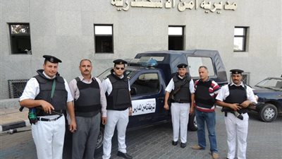 إزالة 8 مواقف عشوائية بالإسكندرية