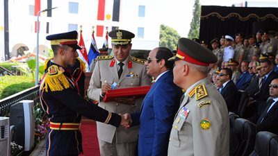 فيديو: السيسي يشهد تخريج دفعات جديدة بالكلية الحربية والفنية العسكرية