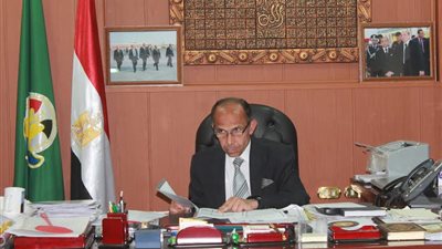 محافظ الفيوم ورئيس شركة مياه الشرب ينفيان قطع المياه ثلاثة أيام