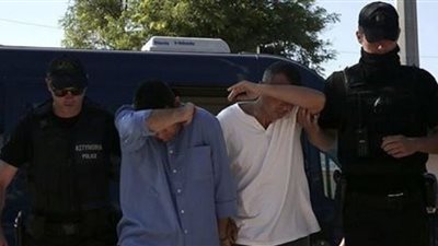 اليونان: الحكم بالسجن شهرين مع وقف التنفيذ على العسكريين الأتراك