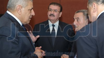 محلب: لن نسمح يإنفاق الملايين على الطرق ثم يحدث بها هبوط