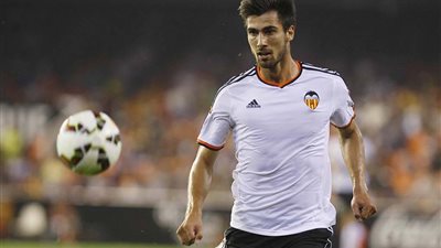 برشلونة يتفوق على ريال مدريد ويتعاقد مع البرتغالي جوميز