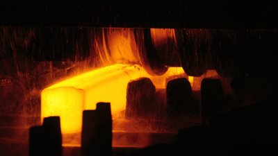 الصين تفرض رسوما على صناعات الفولاذ الأوروبية واليابانية