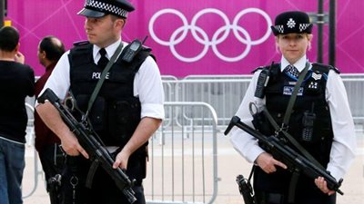 إخلاء محطة مترو في لندن.. والشرطة: نتعامل مع سيارة مهجورة