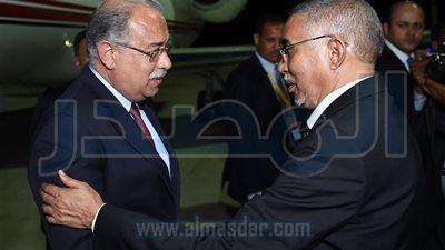 صور: إسماعيل يصل نواكشوط للمشاركة بالقمة العربية.. ومصدر: توقف بالجزائر